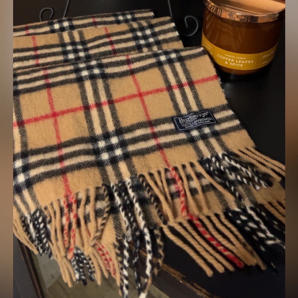 BURBERRYS Lamb’s Wool Scarf